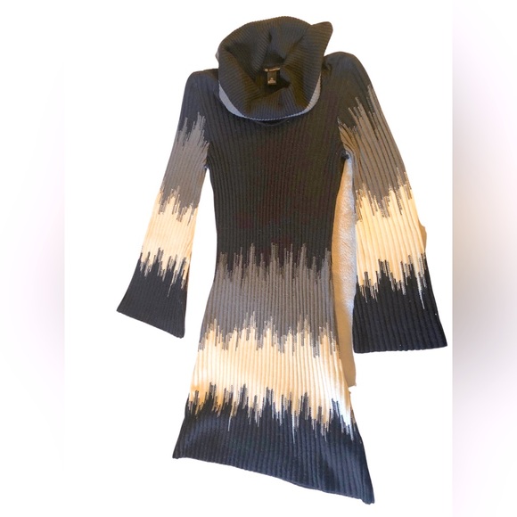 New Directions, PS , long bell sleeve, sweater knee length dress - Picture 4 of 5